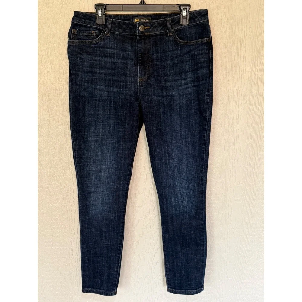 Cato Premium Womens Petite 16P Dark‎ Wash Straight Leg Jeans Stretch Denim EUC